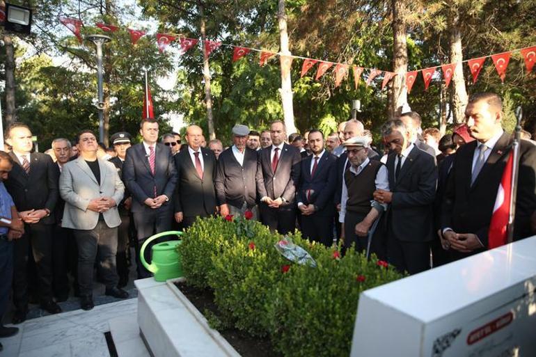 Ömer Halisdemir kabri başında anma töreni