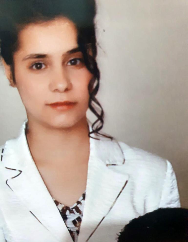 17 yıl sonra toprağa verilen Ebru Koyuncu için Manisa'da cenaze töreni düzenlendi