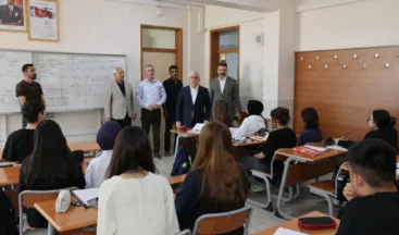 Vali Yılmaz Şimşek’ten Sivas Bilişim Lisesine Ziyaret! İHA ve Teknoloji Atölyelerini İnceledi
