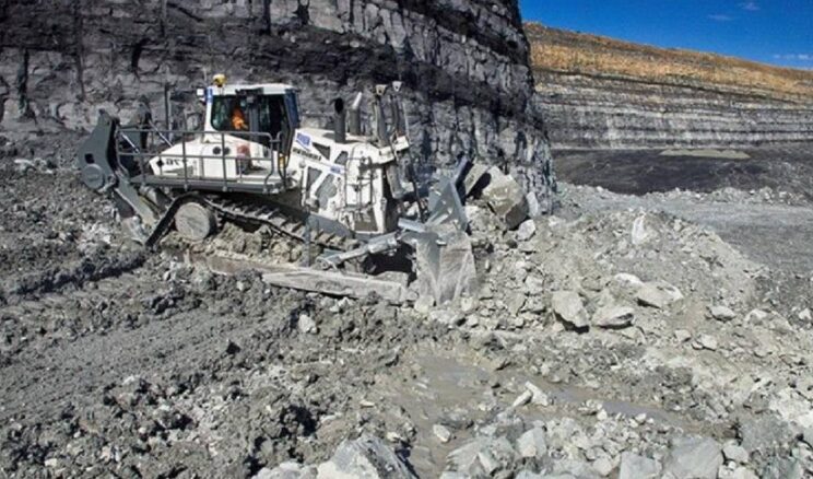 73 tonluk dev buldozer uzaktan kumandayla çalışıyor: Binlerce kilometreden yönetiliyor