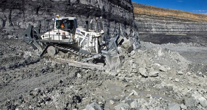 73 tonluk dev buldozer uzaktan kumandayla çalışıyor: Binlerce kilometreden yönetiliyor