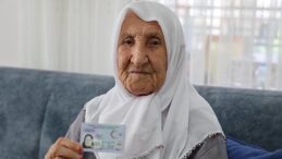 97 Yaşındaki Döne Nine’den 15 Temmuz Mesajı: “Böyle Bir İhanet Görmedim”