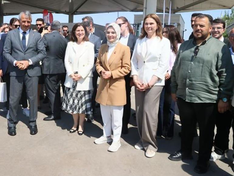 Bakan Mahinur Özdemir Göktaş Kapıkule Sınır Kapısı'nda gurbetçileri karşıladı