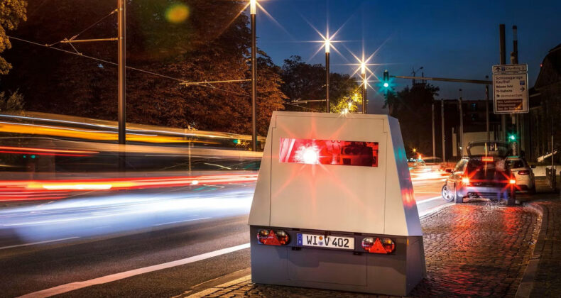 Bilim Kurgu Filmlerini Andırıyor! Yeni Nesil “Cybertruck Radarlar” Yollarda Göreve Başladı