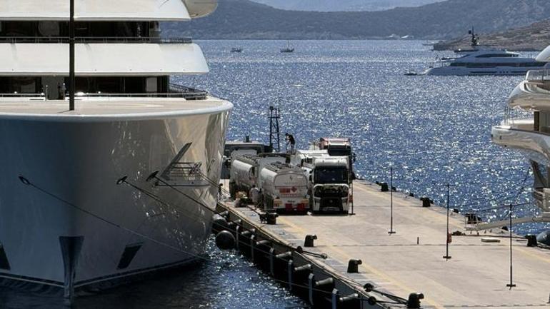 Bodrum Limanı'nda Hadar süper yatı