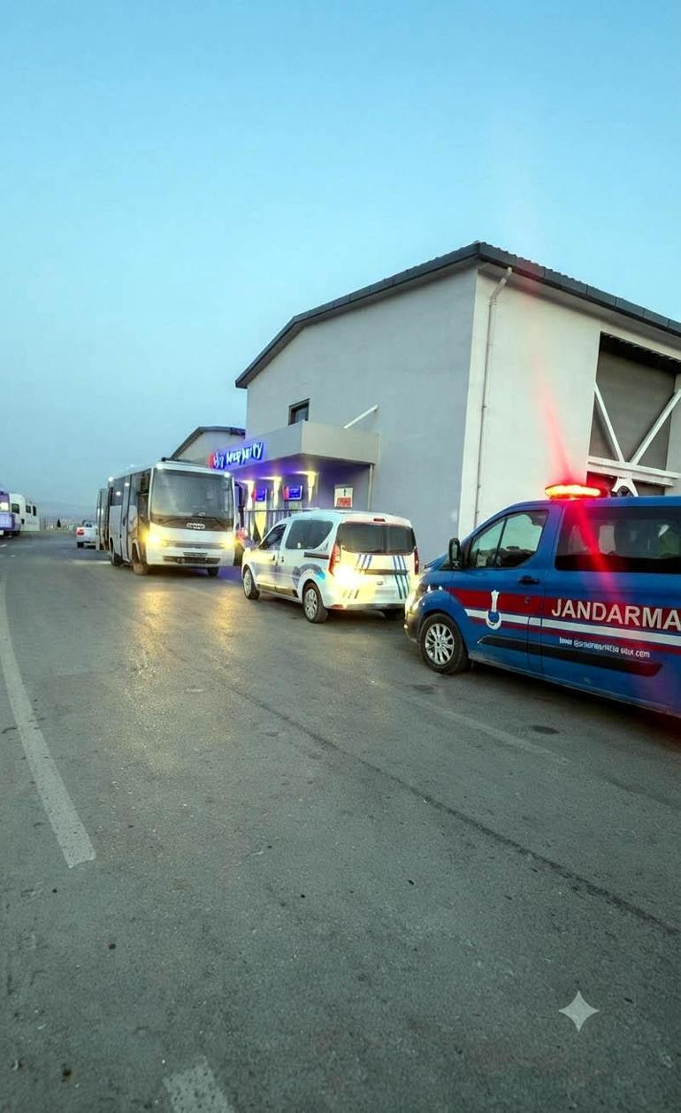 Türkoğlu Açık Cezaevi İnfaz Kurumu önünde silahlı saldırı