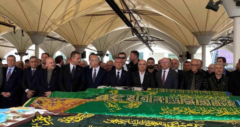 CHP Lideri Özgür Özel, Turan Aydoğan’ın Annelerinin Cenazesine Katıldı
