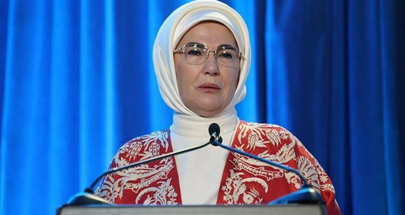 Emine Erdoğan’dan 15 Temmuz Mesajı: Milletimizin Kahramanlık Destanı Hafızalardan Silinmeyecek