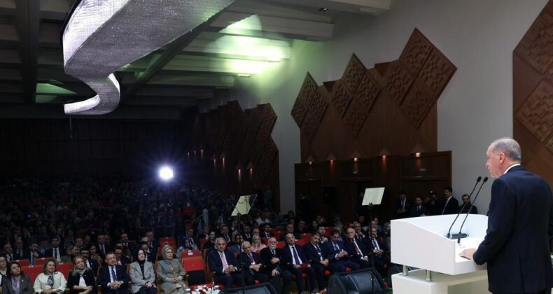 Cumhurbaşkanı Erdoğan: “Türkiye’nin Kültür İklimini Tek Tipleştiren Mahalle Baskısını Reddediyoruz”