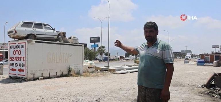 Hatay'da konteyner üzerindeki Toros vatandaşların ilgisini çekiyor