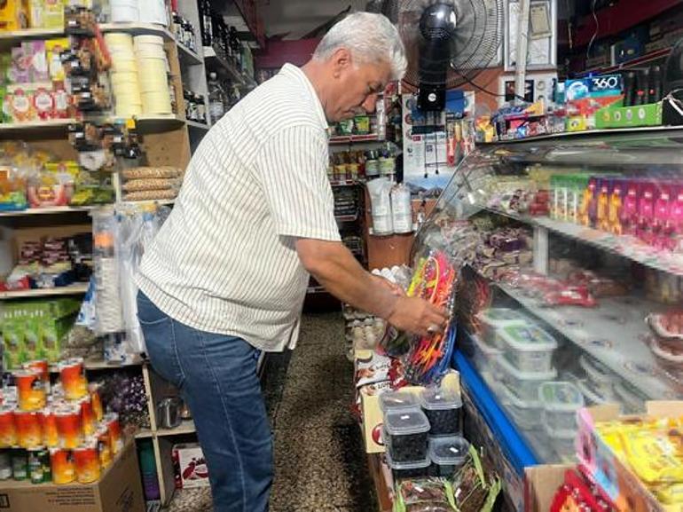 İzmir Bornova'daki nostaljik bakkal