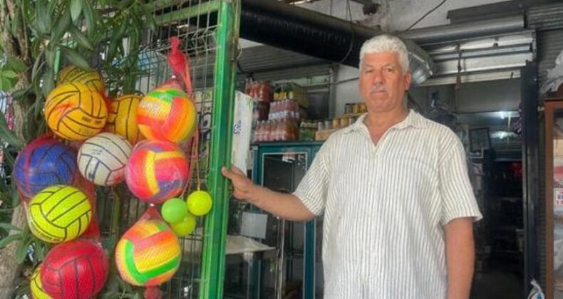 İzmir’deki Bu Bakkal Zamana Direniyor! 90’lı Yılların Unutulan Lezzetleri Raflarda Yaşıyor