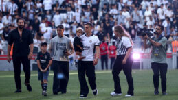 Leandro Trossard Resmen Beşiktaş’ta! Tüpraş Stadı’ndaki İmza Törenine 20 Binden Fazla Taraftar Katıldı