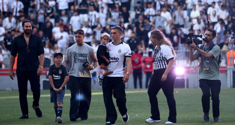 Leandro Trossard Resmen Beşiktaş’ta! Tüpraş Stadı’ndaki İmza Törenine 20 Binden Fazla Taraftar Katıldı