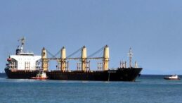 Marmara Denizi’nde Dev Yük Gemisi Karaya Oturdu! Kurtarma Çalışmaları Başlatıldı