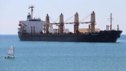Marmara’da Karaya Oturan Dev Gemide Kritik Süreç! Dalgıçlar İnceleme Yaptı