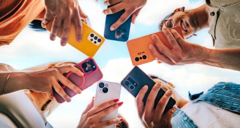 Ucuz Telefon Dönemi Bitiyor mu? Yapay Zeka Talebi Bellek Fiyatlarını Uçurdu