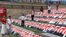 Sivas’ta Öğrencilerden Duygulandıran 15 Temmuz Sergisi! 216 Eser Ziyaretçilerle Buluştu