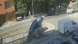 Pendik’te Otomobil Dereye Uçtu! Kaza Anı Güvenlik Kamerasında