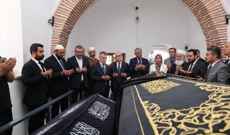 Şems-i Sivasi Hazretleri’nin Sanduka Puşidesi Geleneksel Sanatla Yenilendi