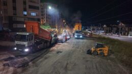 Sivas’ta Yol Seferberliği Gece de Sürüyor! Başkan Adem Uzun Çalışmaları Yerinde İnceledi