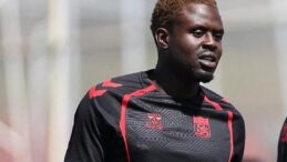 Sivasspor Benjamin Kimpioka ile Yollarını Ayırdı! Kulüpten Resmi Açıklama
