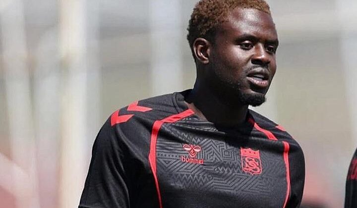 Sivasspor Benjamin Kimpioka ile Yollarını Ayırdı! Kulüpten Resmi Açıklama