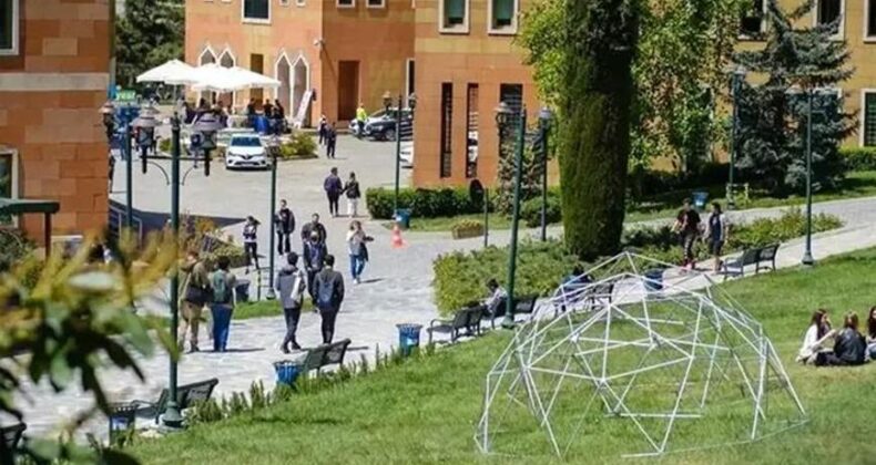 YÖK’ten Mezuniyet Törenindeki Pankart Olayına Soruşturma