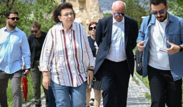 Yunan bakan Kapadokya turunda